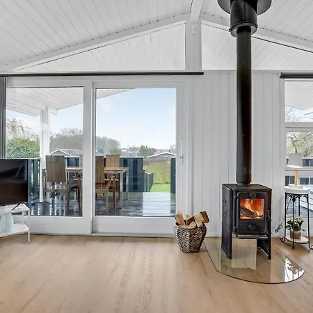 Lovely In With Wifi Holiday home